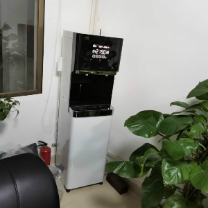 商用凈水機(jī)哪家好？該怎樣選擇？商用凈水機(jī)價格